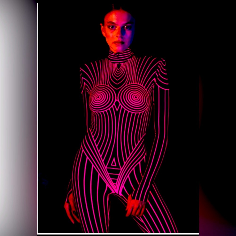 Neon pink jumpsuit, second skin feel